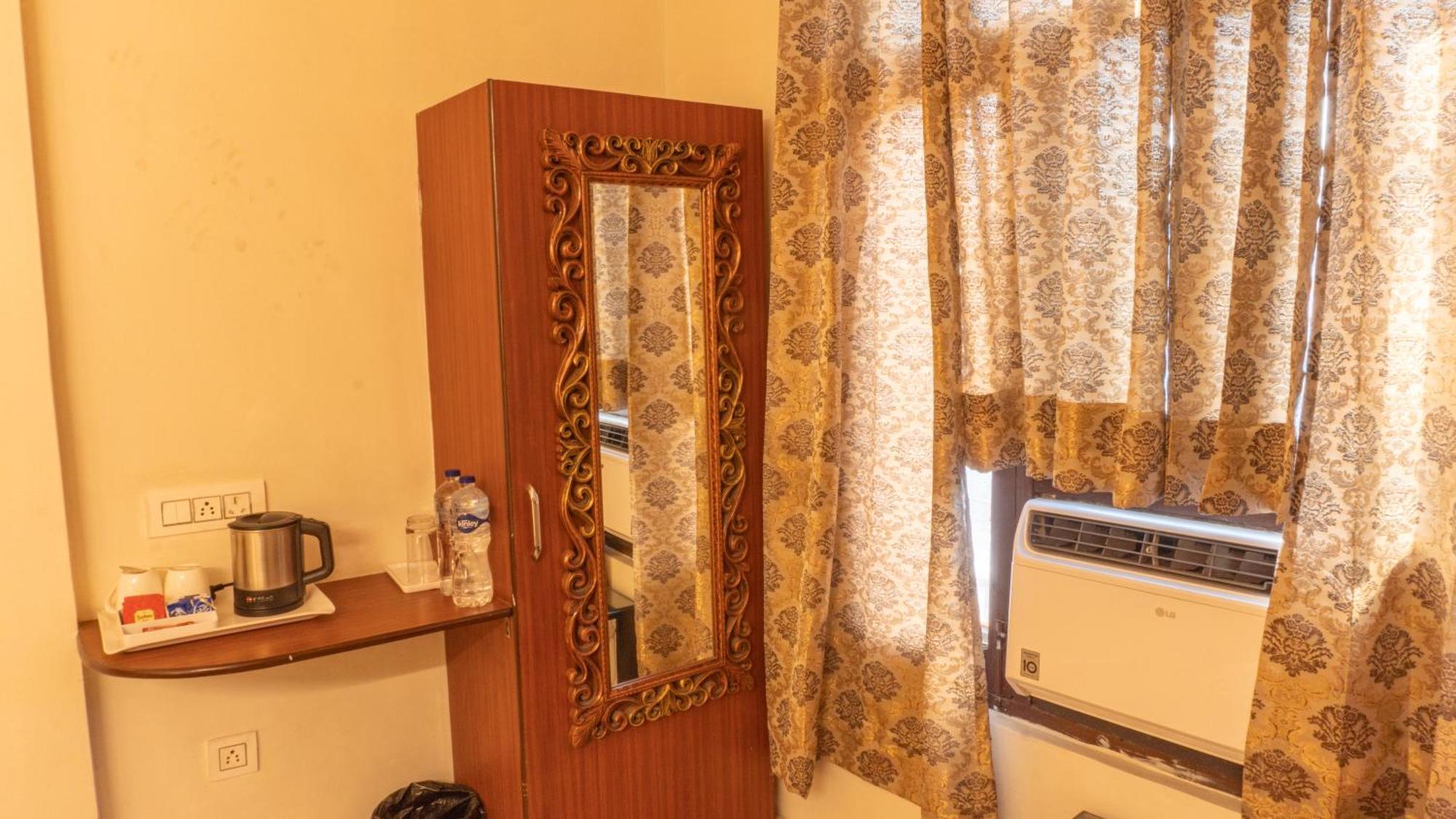 The Neeraj Palace Rishīkesh Zewnętrze zdjęcie